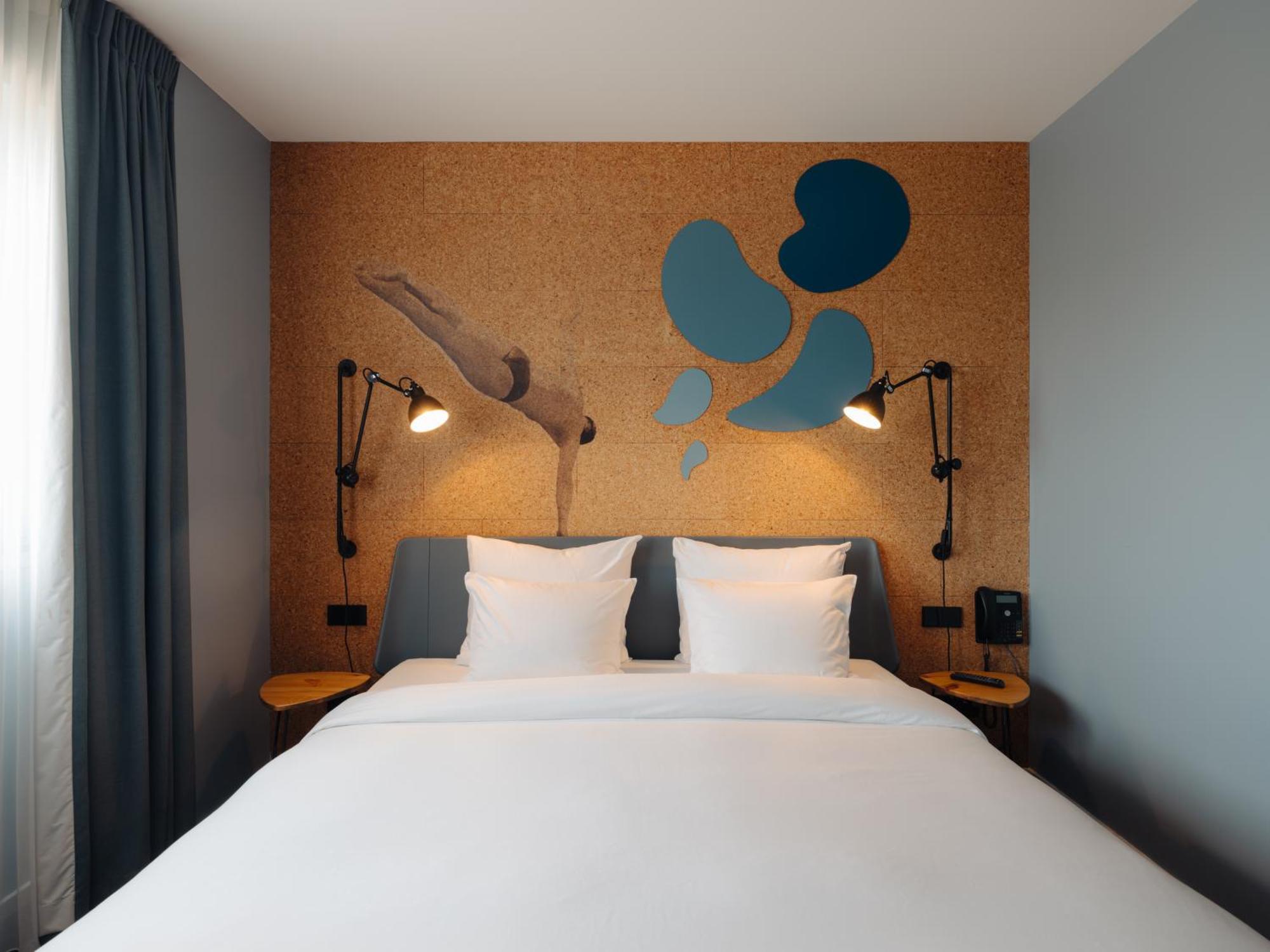 Conscious Hotel The Tire Station Amsterdam Exterior foto
