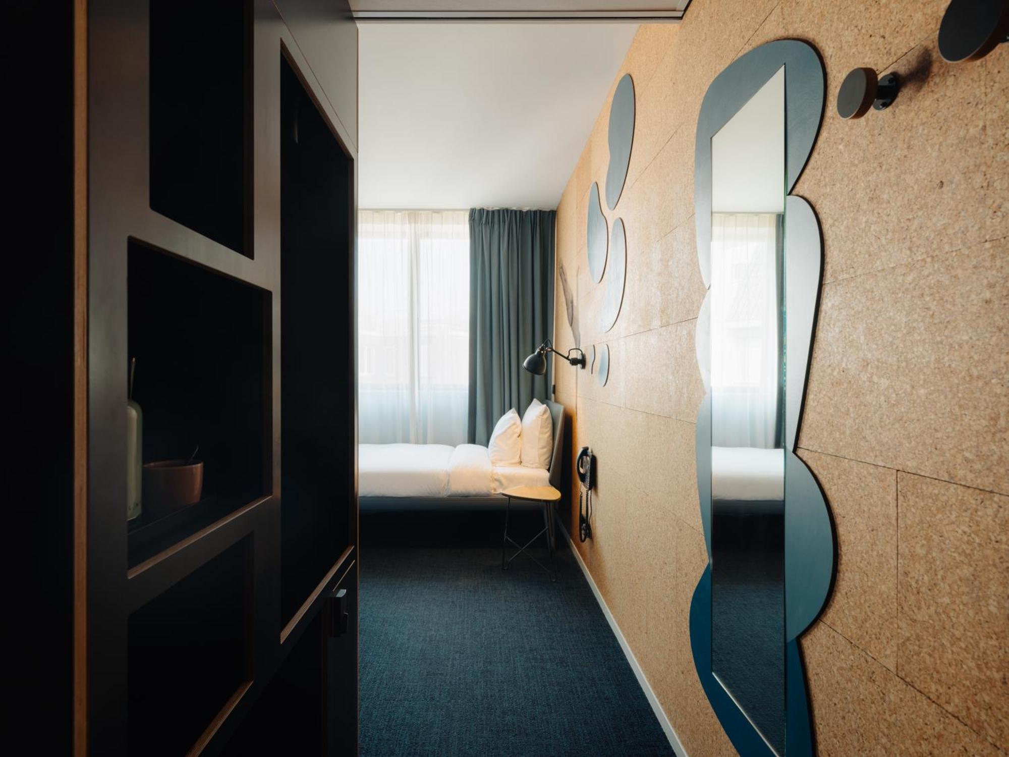 Conscious Hotel The Tire Station Amsterdam Exterior foto